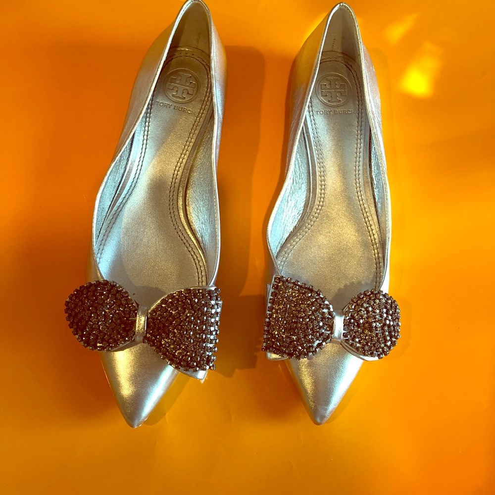 Tory burch flat silver shoes